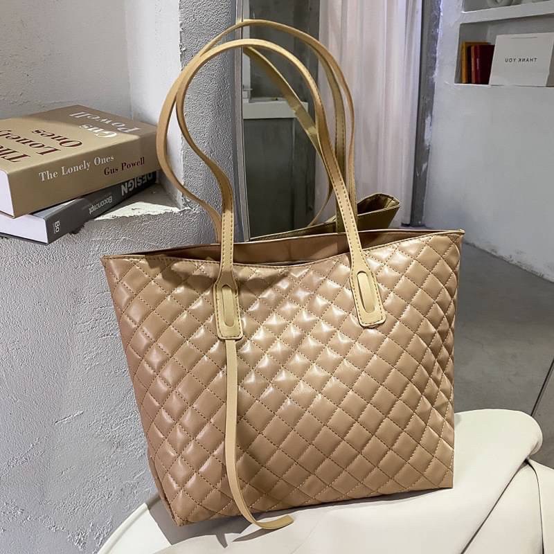 กระเป๋าใบใหญ่ใส่ของจุๆลบได้เยอะมากกก