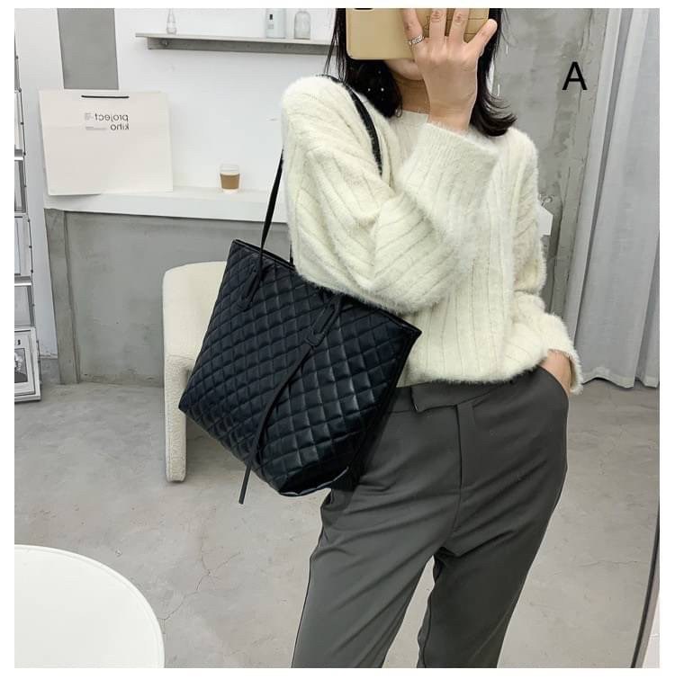 กระเป๋าใบใหญ่ใส่ของจุๆลบได้เยอะมากกก