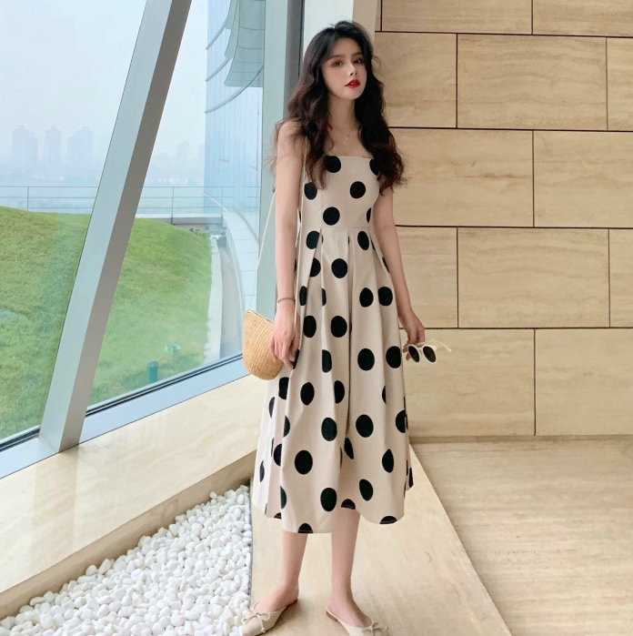 เดรสลายจุดงานสวยค่ะ