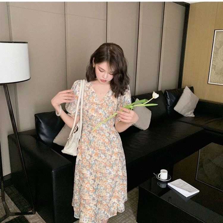 เดรสลายดอกลบเนื้อผ้าบางเบาใส่สบาย